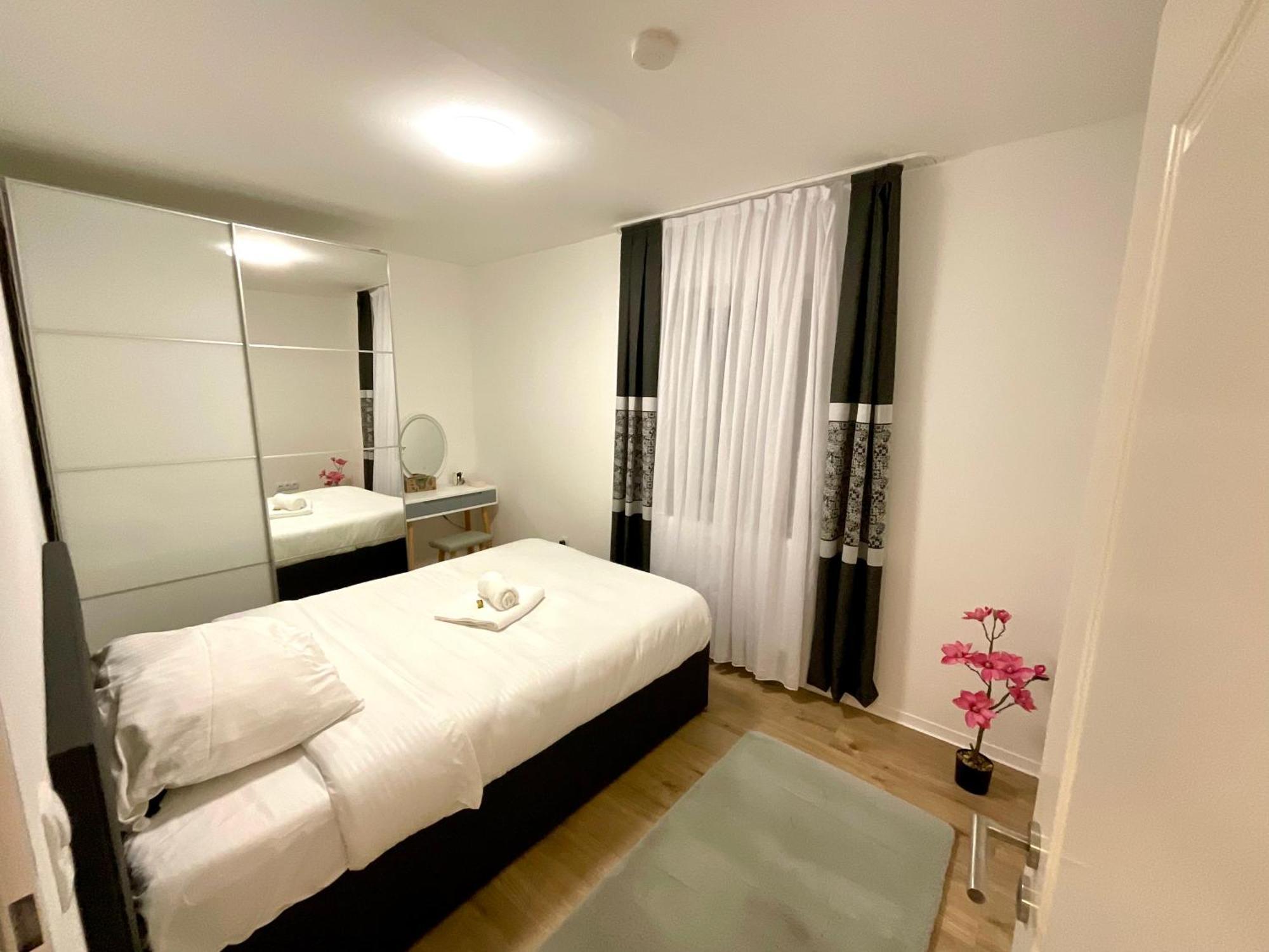 Nidderau Best Central Apartment - Am Marktplatz - Up To 5 - Next To Frankfurt And Hanau - Coffee And Snacks - Netflix, Prime, Disney מראה חיצוני תמונה