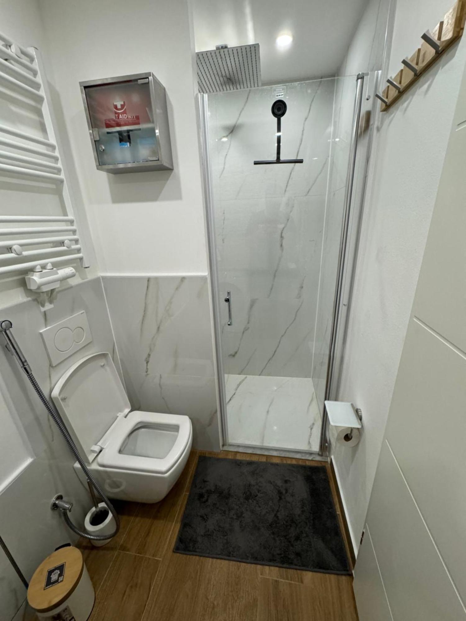 Nidderau Best Central Apartment - Am Marktplatz - Up To 5 - Next To Frankfurt And Hanau - Coffee And Snacks - Netflix, Prime, Disney מראה חיצוני תמונה